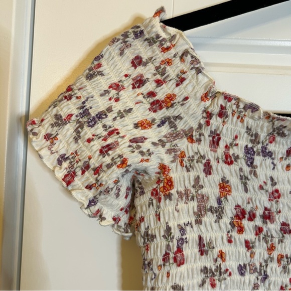 AMERICAN EAGLE OFF THE SHOULDER FLORAL PATTERNED WHITE TOP SIZE SMALL - Picture 9 of 11